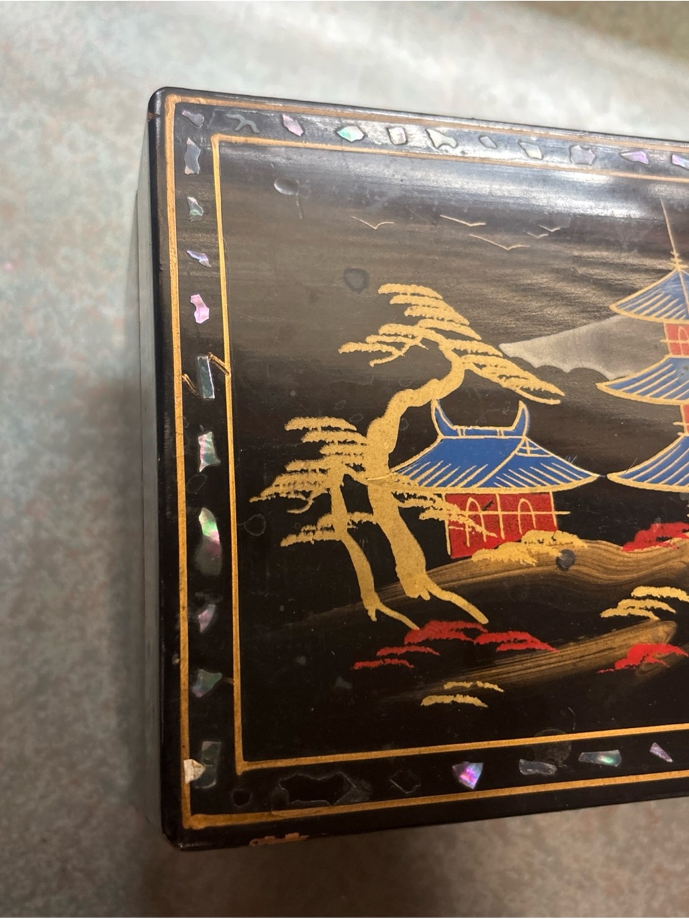 Black Lacquered Japanese Scenic Jewelry Box with Gold & Red Detail - Picture 3 of 16